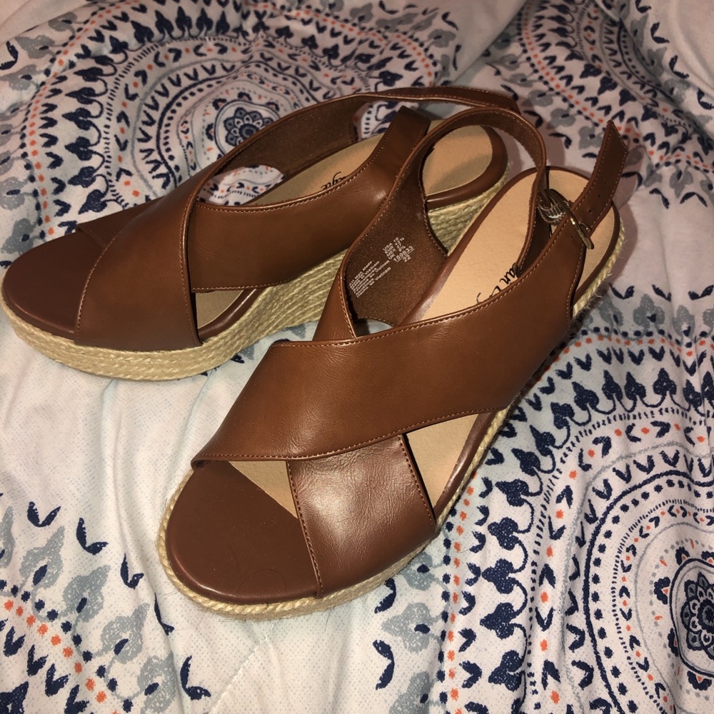 american eagle brown heels